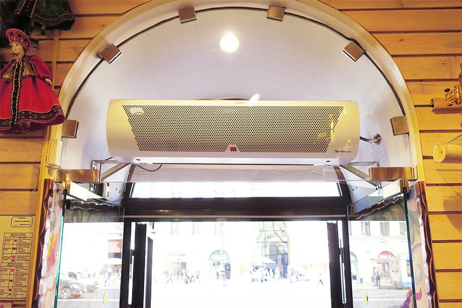 Тепловая завеса Тепломаш серии Комфорт 300 КЭВ-П3141A